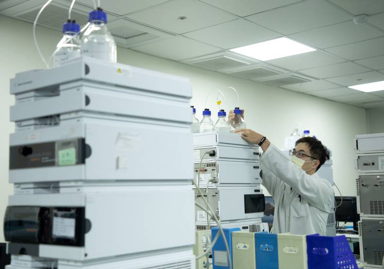 圖/台灣BNCT使用的含硼藥物,信東是唯一有臨床研究和實驗的製藥廠。池孟諭攝